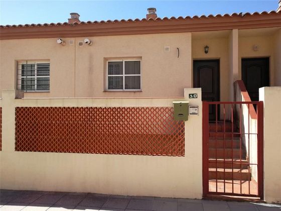 Foto 1 de Casa adossada en venda a San Enrique-Guadiaro-Pueblo Nuevo de 3 habitacions i 167 m²
