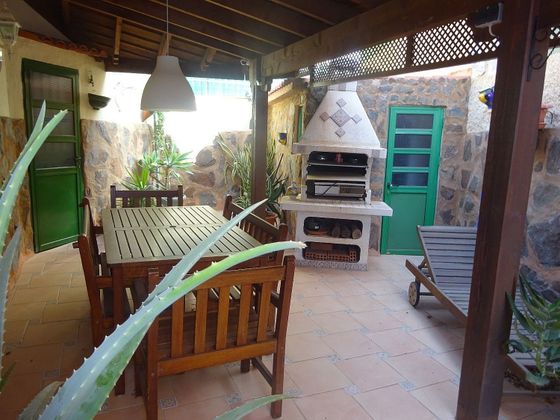 Foto 1 de Venta de casa en calle Secundino Delgado En San Fernando de 3 habitaciones con terraza y aire acondicionado
