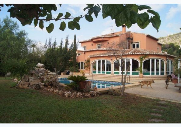 Foto 1 de Chalet en venta en Casco Antiguo de 4 habitaciones con terraza y piscina
