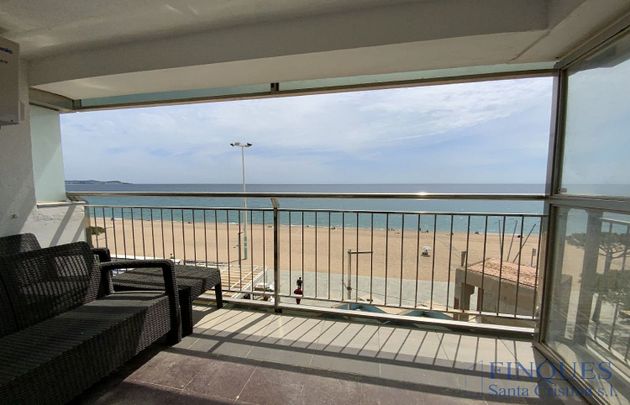 Foto 1 de Dúplex en venda a avenida Costa Brava de 4 habitacions amb terrassa i piscina