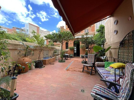 Foto 2 de Casa adossada en venda a L'Eixample de 6 habitacions amb terrassa i jardí