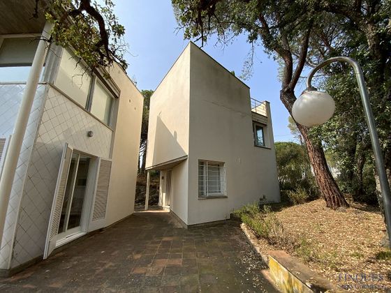 Foto 2 de Xalet en venda a avenida Esglesia de 5 habitacions amb terrassa i jardí