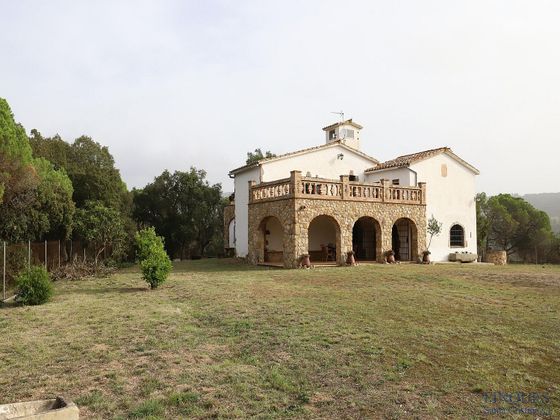 Foto 1 de Casa rural en venda a Llagostera de 5 habitacions amb terrassa i jardí