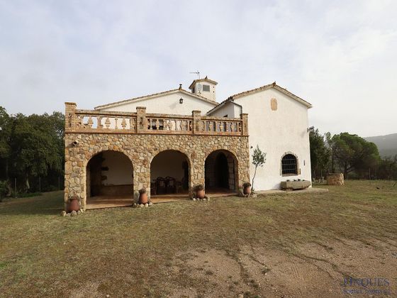 Foto 2 de Casa rural en venta en Llagostera de 5 habitaciones con terraza y jardín