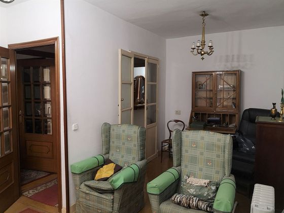 Foto 2 de Casa adossada en venda a Casco Histórico de 7 habitacions amb balcó