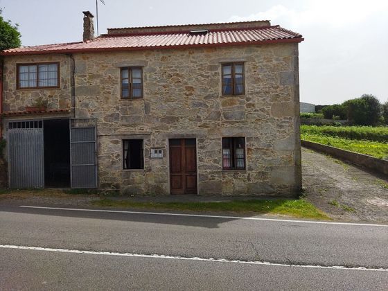Foto 1 de Casa en venda a calle Aldea de 4 habitacions amb terrassa i garatge