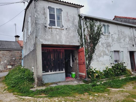 Foto 1 de Casa en venda a calle A Mata de 3 habitacions amb jardí