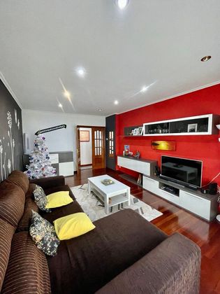 Foto 2 de Piso en venta en calle Pintor Sotomaior de 4 habitaciones con garaje y balcón