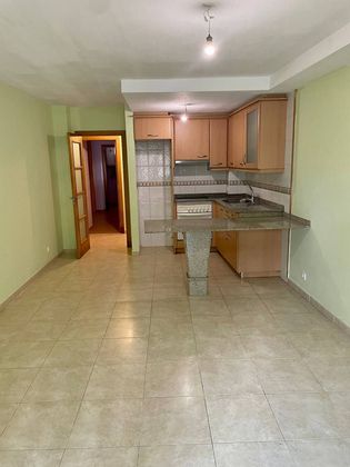 Foto 1 de Venta de piso en calle San Sadurniño de 2 habitaciones con terraza y garaje