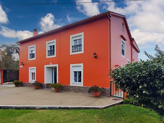 Foto 2 de Xalet en venda a Bergondo de 5 habitacions amb garatge i jardí