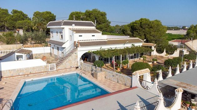 Foto 1 de Xalet en venda a Almoradí de 4 habitacions amb terrassa i piscina