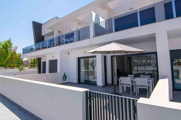 Foto 2 de Piso en venta en Gran Alacant de 2 habitaciones con terraza y piscina