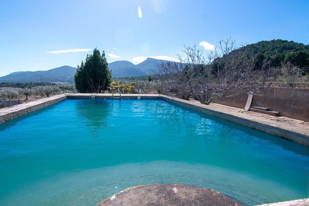 Foto 1 de Xalet en venda a Castalla de 8 habitacions amb terrassa i piscina