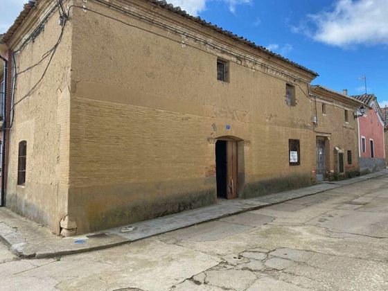 Foto 1 de Casa adossada en venda a Pinilla de Toro de 4 habitacions i 131 m²