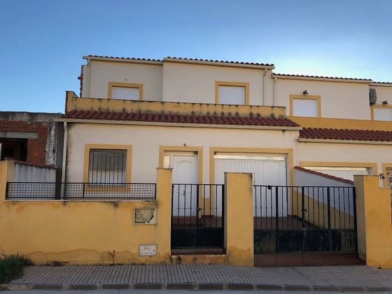 Foto 1 de Casa adossada en venda a Membrío de 4 habitacions amb garatge i balcó