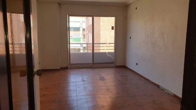 Foto 2 de Pis en venda a Orihuela ciudad de 3 habitacions amb balcó