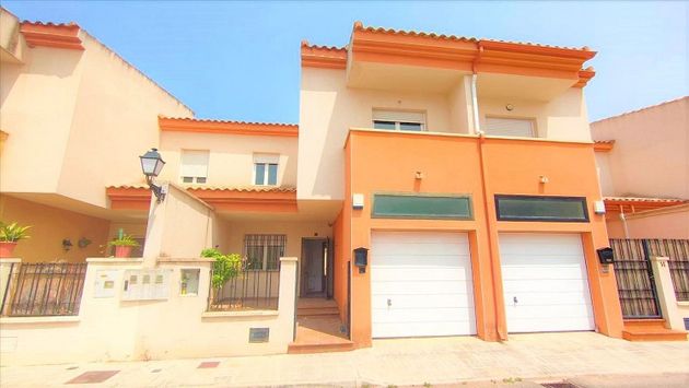 Foto 1 de Xalet en venda a Argamasilla de Alba de 3 habitacions amb terrassa i garatge