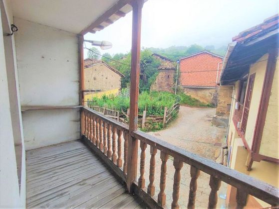 Foto 2 de Pis en venda a Riosa de 3 habitacions amb terrassa