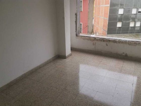 Foto 1 de Venta de piso en Rúa (A) de 3 habitaciones y 92 m²