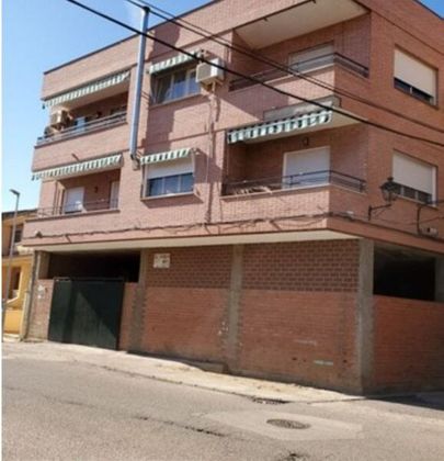 Foto 1 de Piso en venta en Alcaudete de la Jara de 2 habitaciones con terraza