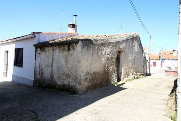 Foto 2 de Casa adossada en venda a San Pedro de Rozados de 3 habitacions amb piscina