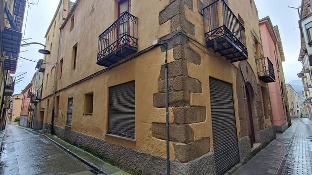 Foto 1 de Piso en venta en Sant Joan de les Abadesses de 4 habitaciones con terraza y balcón