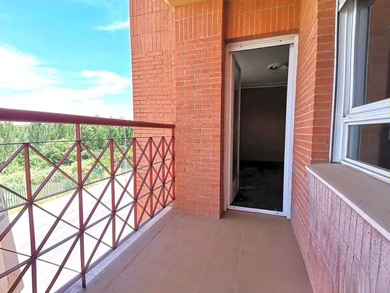 Foto 1 de Piso en venta en Linares de 4 habitaciones con terraza y balcón