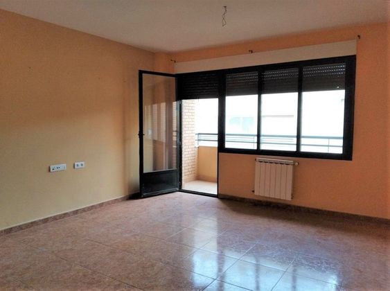 Foto 2 de Pis en venda a Tobarra de 3 habitacions amb garatge i balcó