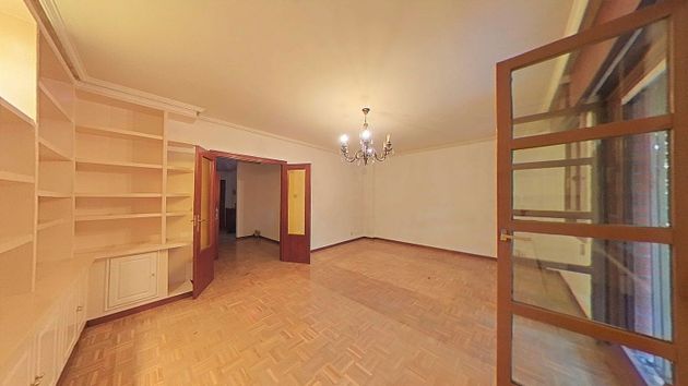 Foto 2 de Casa adossada en venda a Dima de 4 habitacions amb garatge i jardí