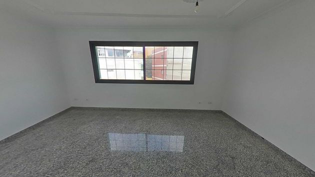 Foto 1 de Venta de piso en La Cuesta - Gracia - Finca España de 3 habitaciones con terraza