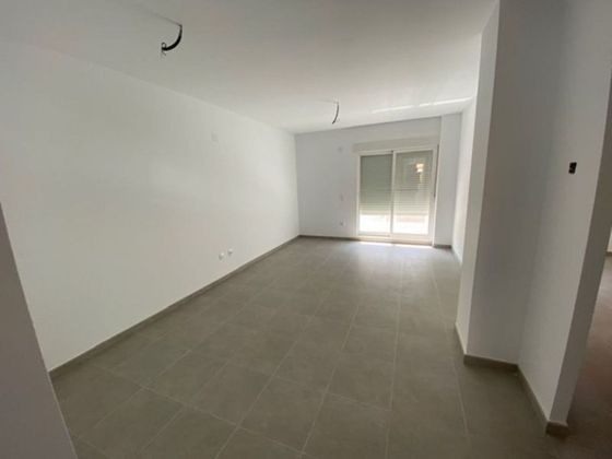 Foto 1 de Venta de piso en Villalonga de 3 habitaciones con garaje y ascensor