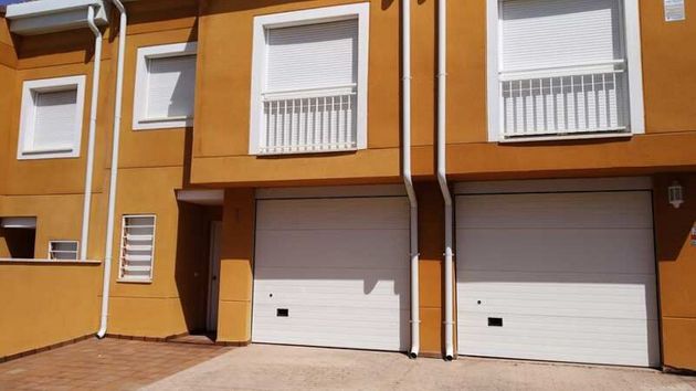 Foto 2 de Piso en venta en Cuéllar de 3 habitaciones con terraza y garaje