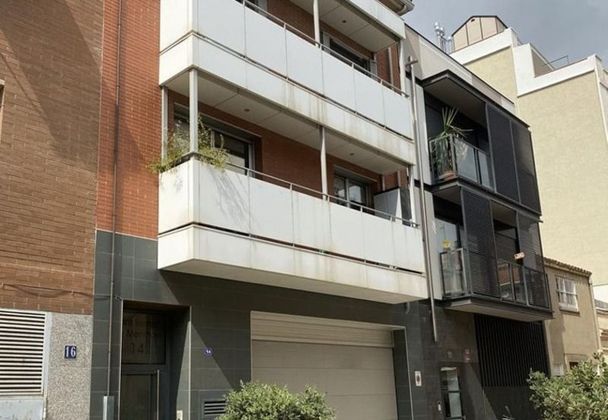 Foto 1 de Dúplex en venta en Centre - Cornellà de Llobregat de 2 habitaciones con terraza y balcón