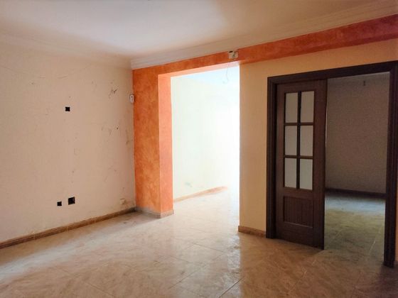 Foto 2 de Casa en venda a Torre del Campo de 3 habitacions amb terrassa