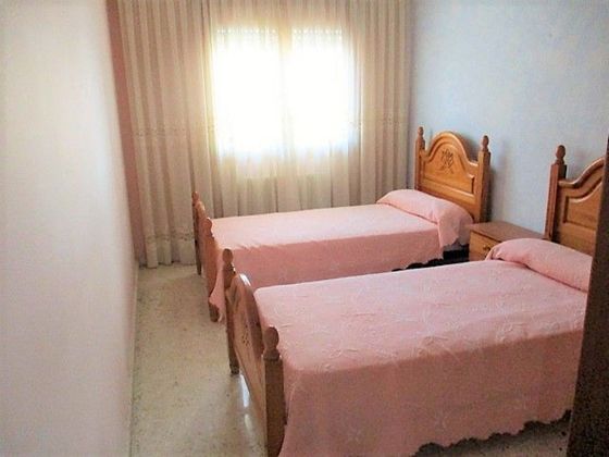 Foto 2 de Pis en venda a Monzón de 3 habitacions amb terrassa i garatge