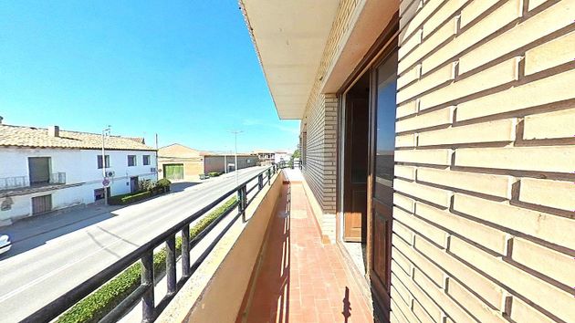 Foto 1 de Venta de piso en Fuentes de Ebro de 3 habitaciones con terraza y balcón