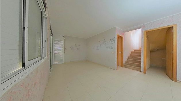 Foto 1 de Casa en venda a Centro - Roda de Barà de 2 habitacions amb terrassa i garatge