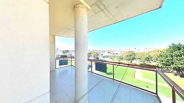 Foto 1 de Pis en venda a Lepe ciudad de 3 habitacions amb terrassa i ascensor