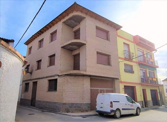 Foto 1 de Venta de casa en Albalate de Cinca de 4 habitaciones y 600 m²
