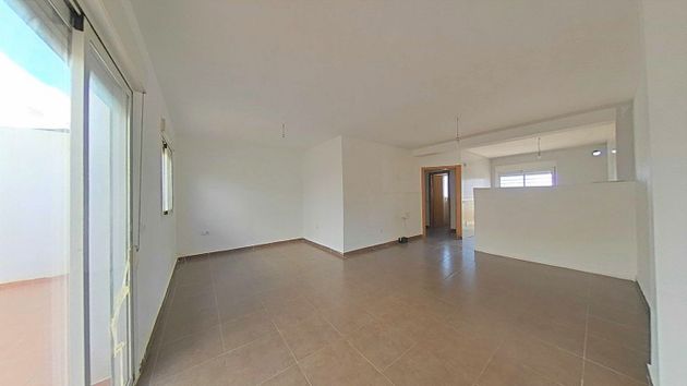 Foto 2 de Casa en venta en San Isidro - Campohermoso de 3 habitaciones con terraza y garaje