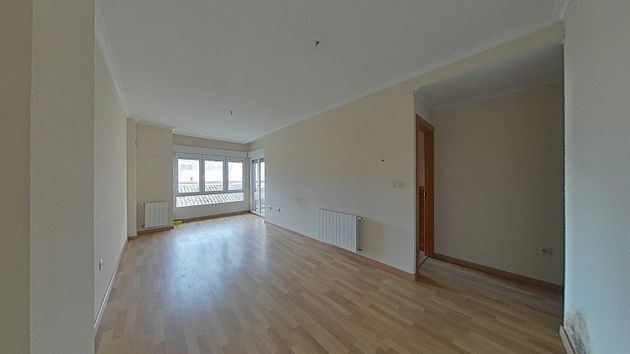 Foto 1 de Venta de piso en Villena de 3 habitaciones con terraza y calefacción