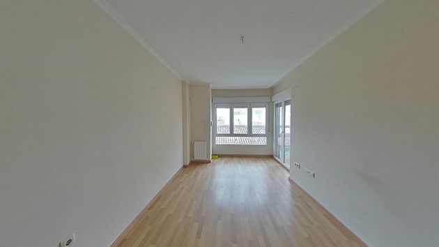 Foto 2 de Venta de piso en Villena de 3 habitaciones con terraza y calefacción