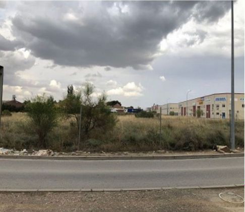Foto 2 de Venta de terreno en Puebla de Alfindén (La) de 13500 m²
