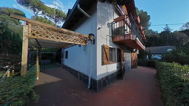 Foto 1 de Venta de casa en Vallgorguina de 4 habitaciones con piscina y garaje