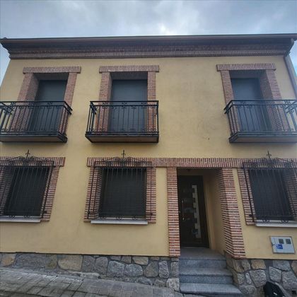 Foto 2 de Casa en venda a Navalperal de Pinares de 3 habitacions amb jardí