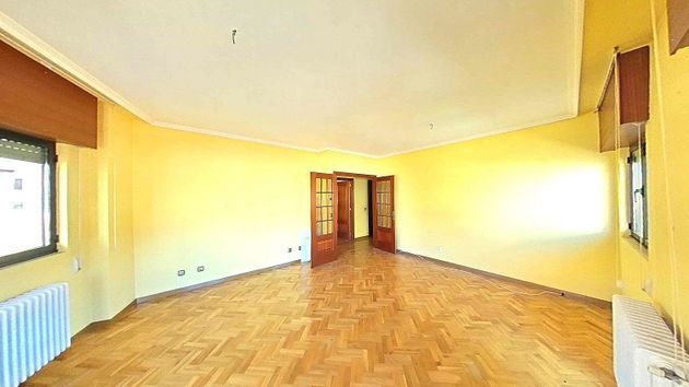 Foto 1 de Pis en venda a Astorga de 4 habitacions amb ascensor