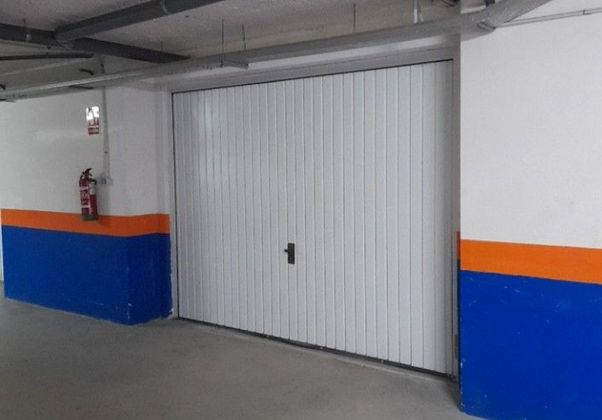 Foto 2 de Garaje en venta en San Antonio de Benagéber de 26 m²