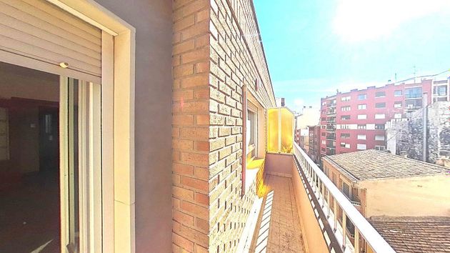 Foto 1 de Venta de piso en Villena de 2 habitaciones con balcón y ascensor