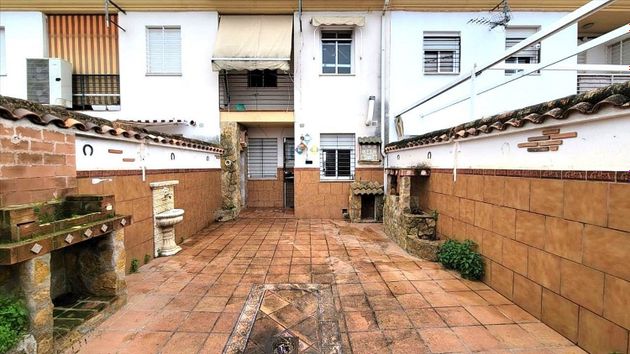 Foto 1 de Casa en venta en Almodóvar del Río de 3 habitaciones con terraza y garaje