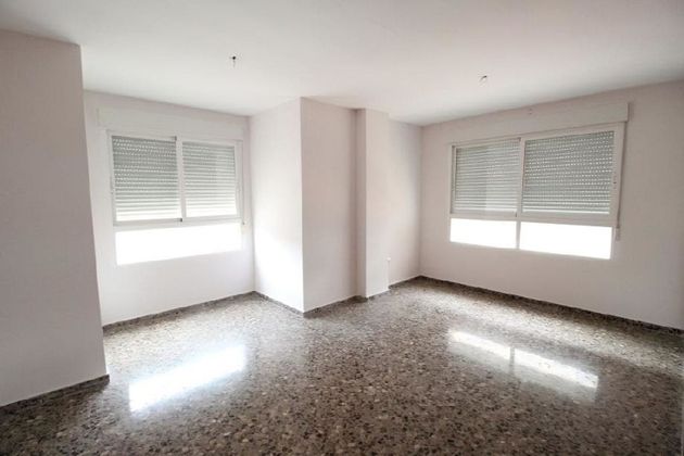 Foto 2 de Pis en venda a La Vega - Marenyet de 2 habitacions amb terrassa i garatge